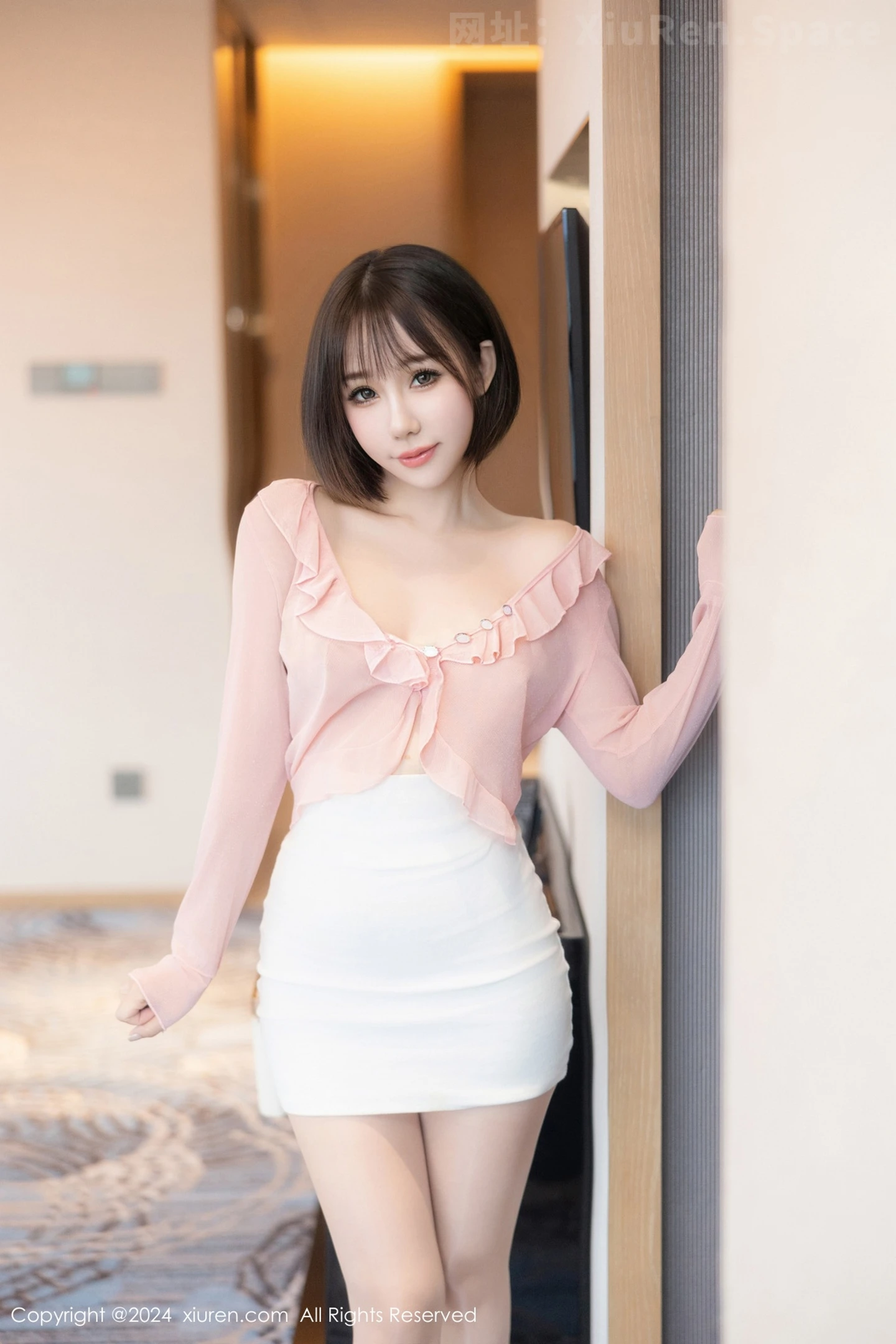 图片[2]-[XiuRen秀人网] VOL.9273 模特波巧酱浴室场景粉色上衣配超薄肉丝湿身秀惹火身材诱惑写真79P-秀人网官方网站